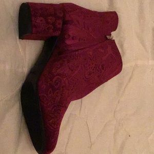 Burgundy Zigi Soho ankle booties